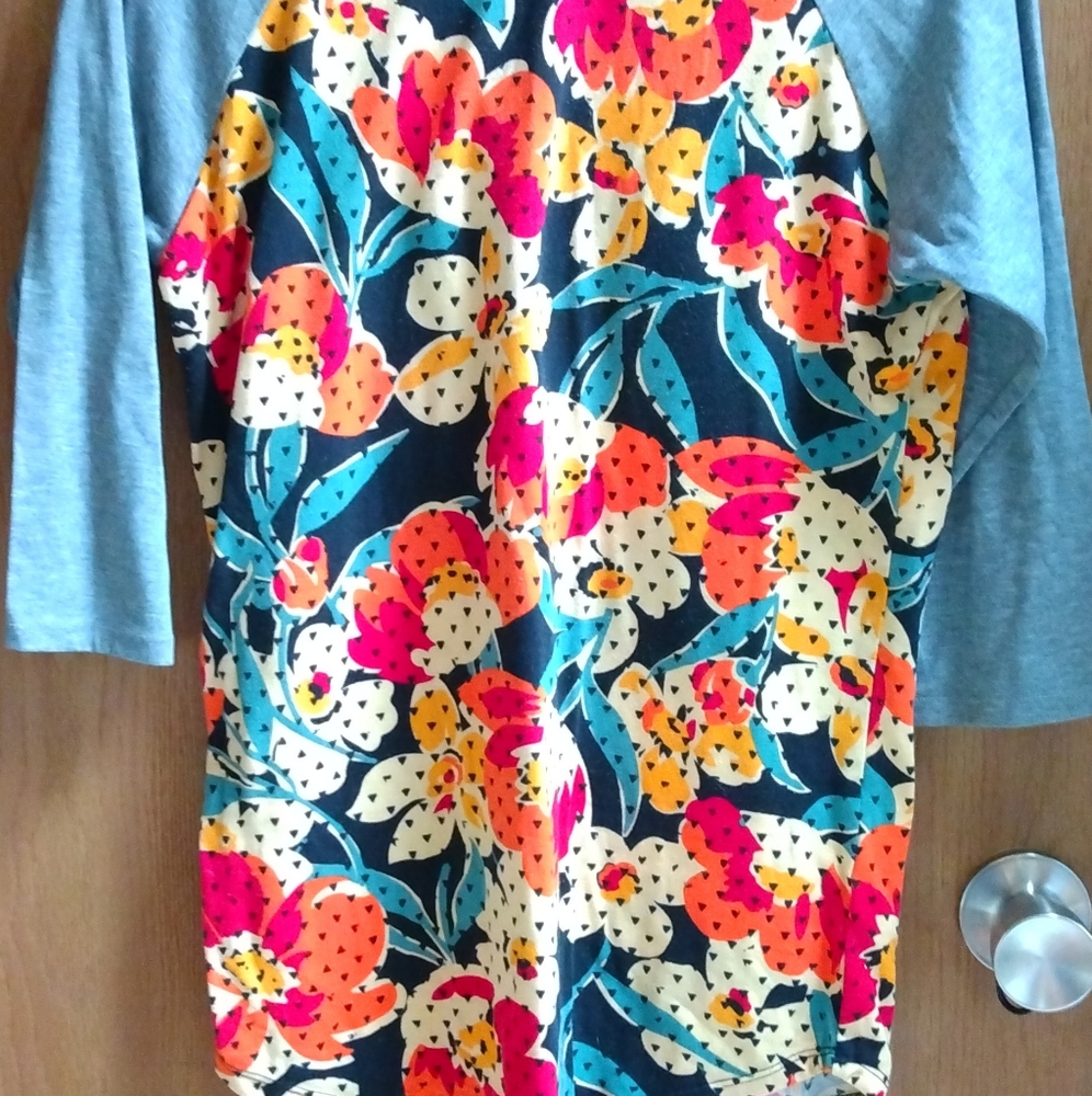 LuLaRoe floral shirt